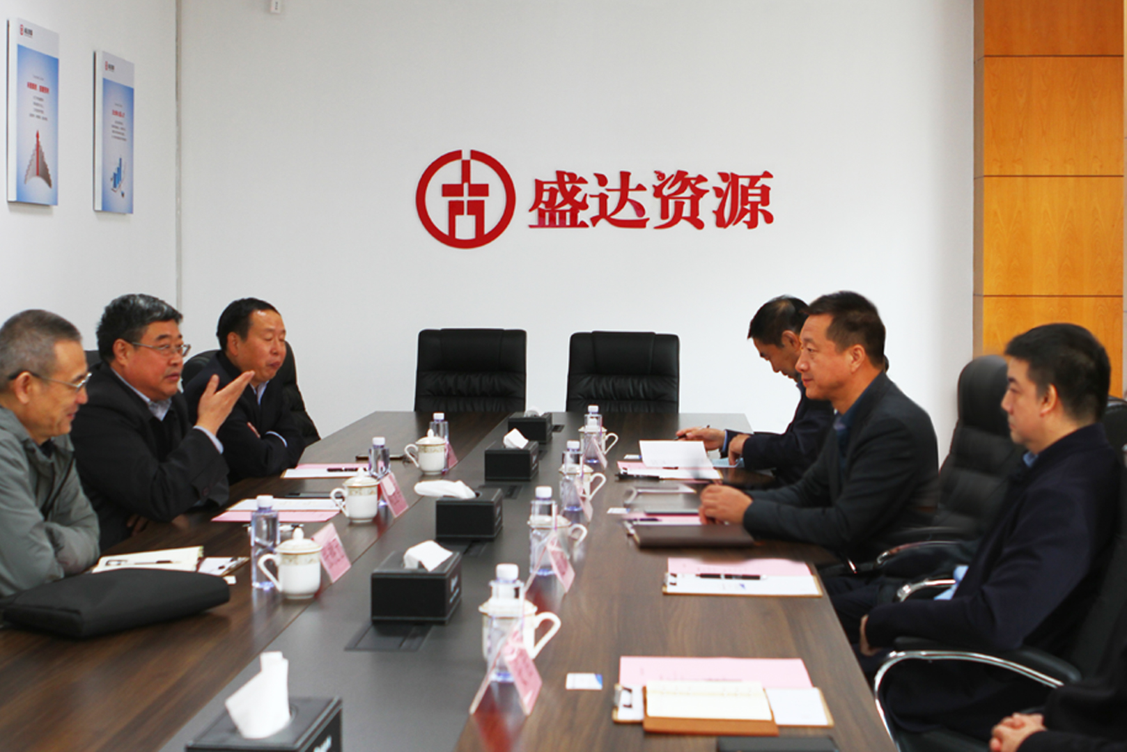 中国华冶科工集团董事长刘玉军率队到访星空在线注册-星空(中国)官方
